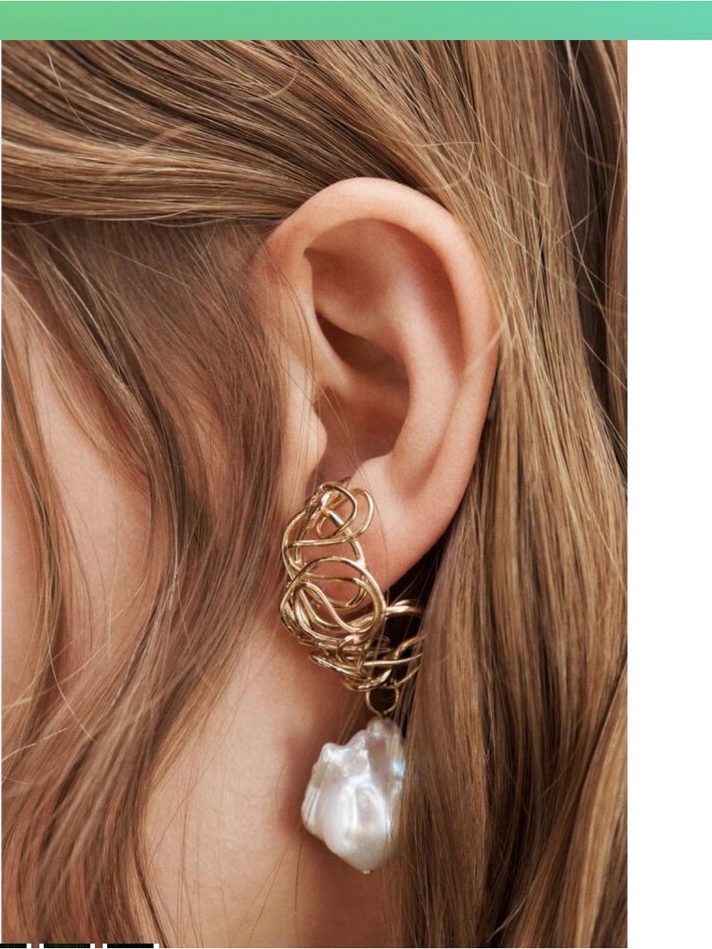 Completedworks Gold earrings with Baroque Pearls ‘ the Myth Makers Myth’ - Picture 6 of 6